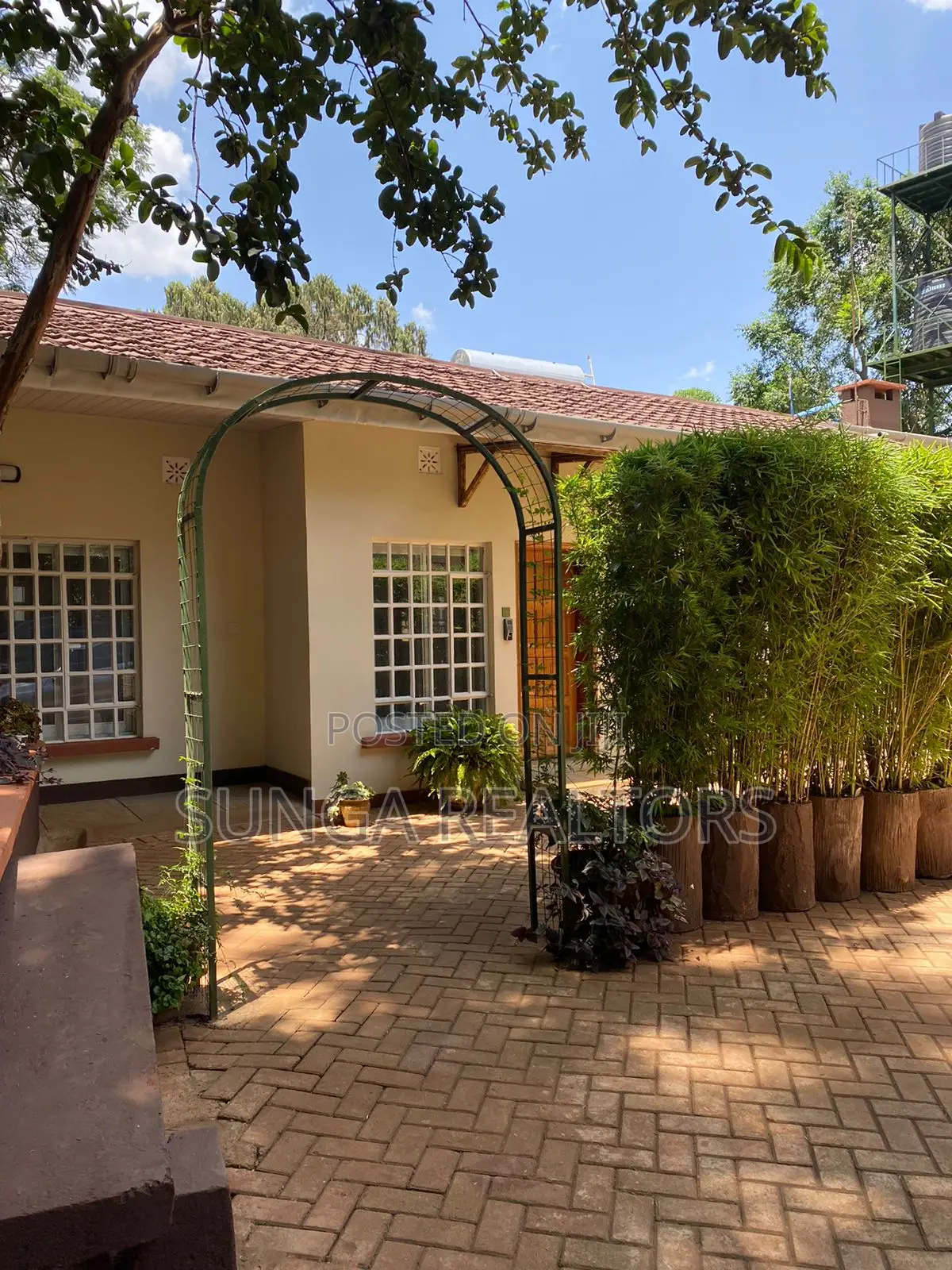 2bdrm Bungalow in Spring Valley for rent