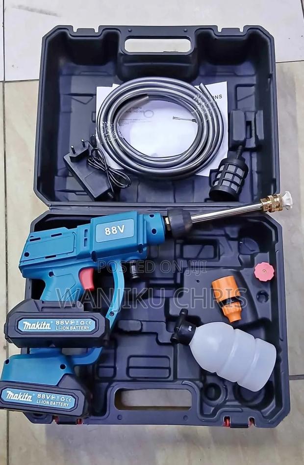 Makita Cordless Car Wash Machine 2 Batteries Pressure Washer - main view