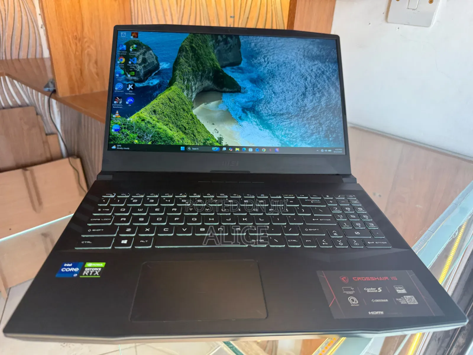 New Laptop MSI Crosshair 15 16GB Intel Core i7 SSD 512GB