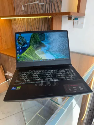 New Laptop MSI Crosshair 15 16GB Intel Core i7 SSD 512GB