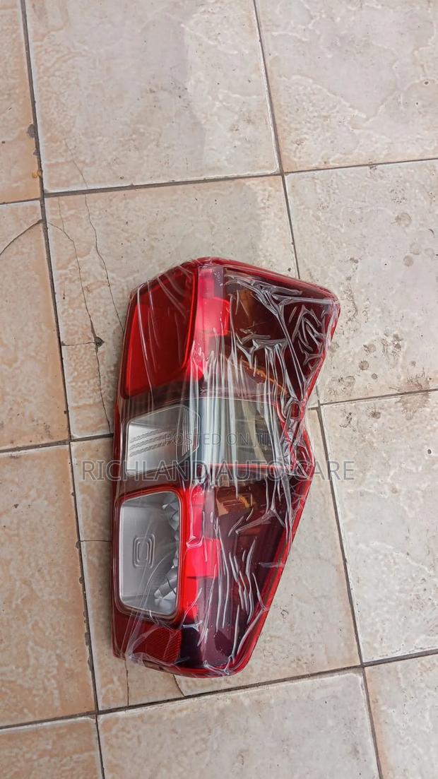 Taillight Isuzu DMAX 2023 - thumbnail 2