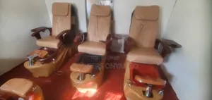 5 Spa Seats