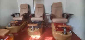 5 Spa Seats