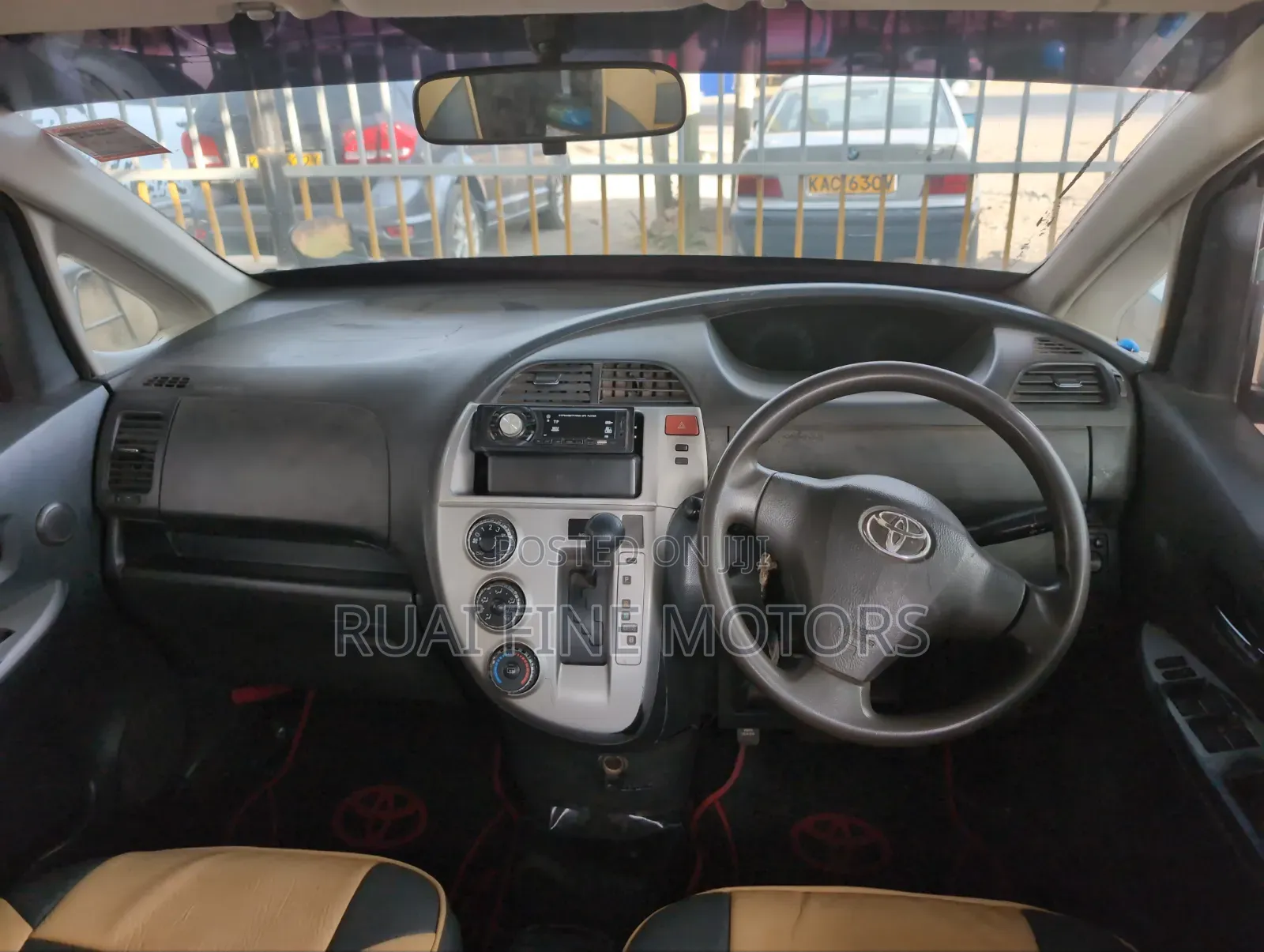 Toyota Ractis 2009 Maroon