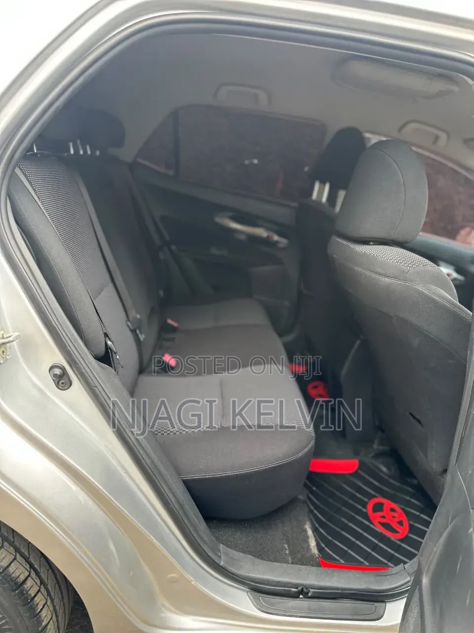 Toyota Auris 2010 Silver