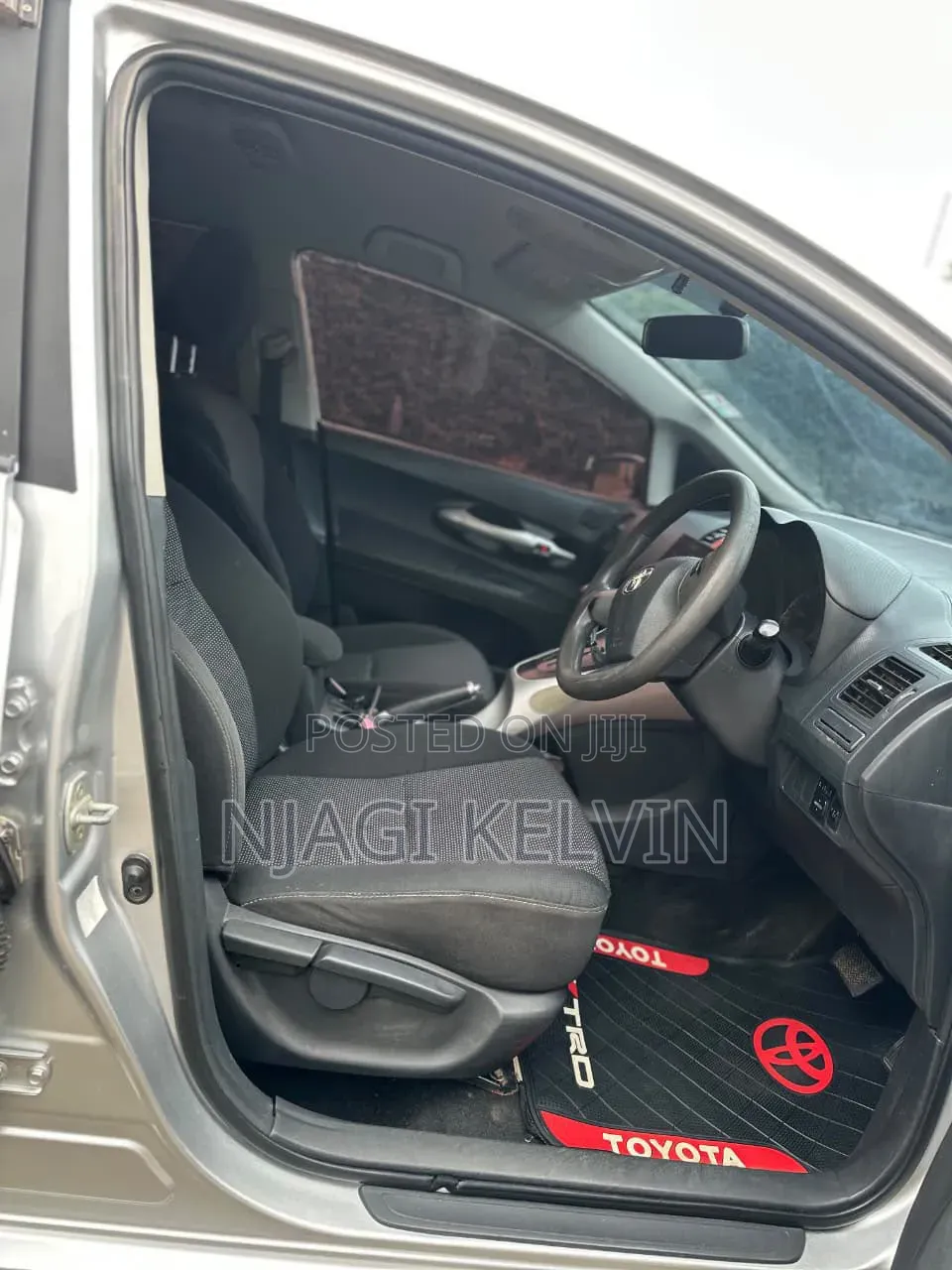 Toyota Auris 2010 Silver