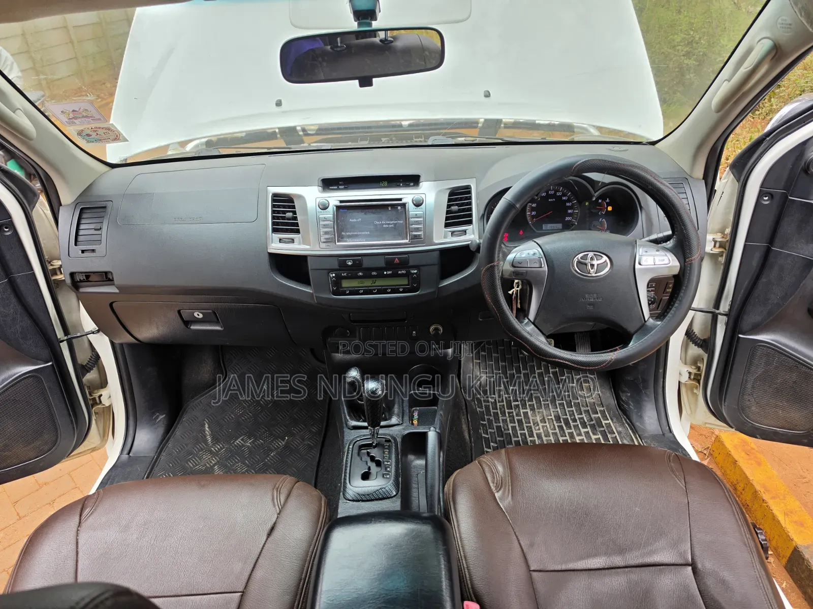 Toyota Hilux 2014 White
