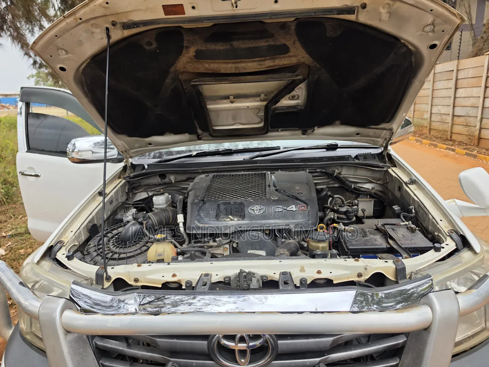 Toyota Hilux 2014 White