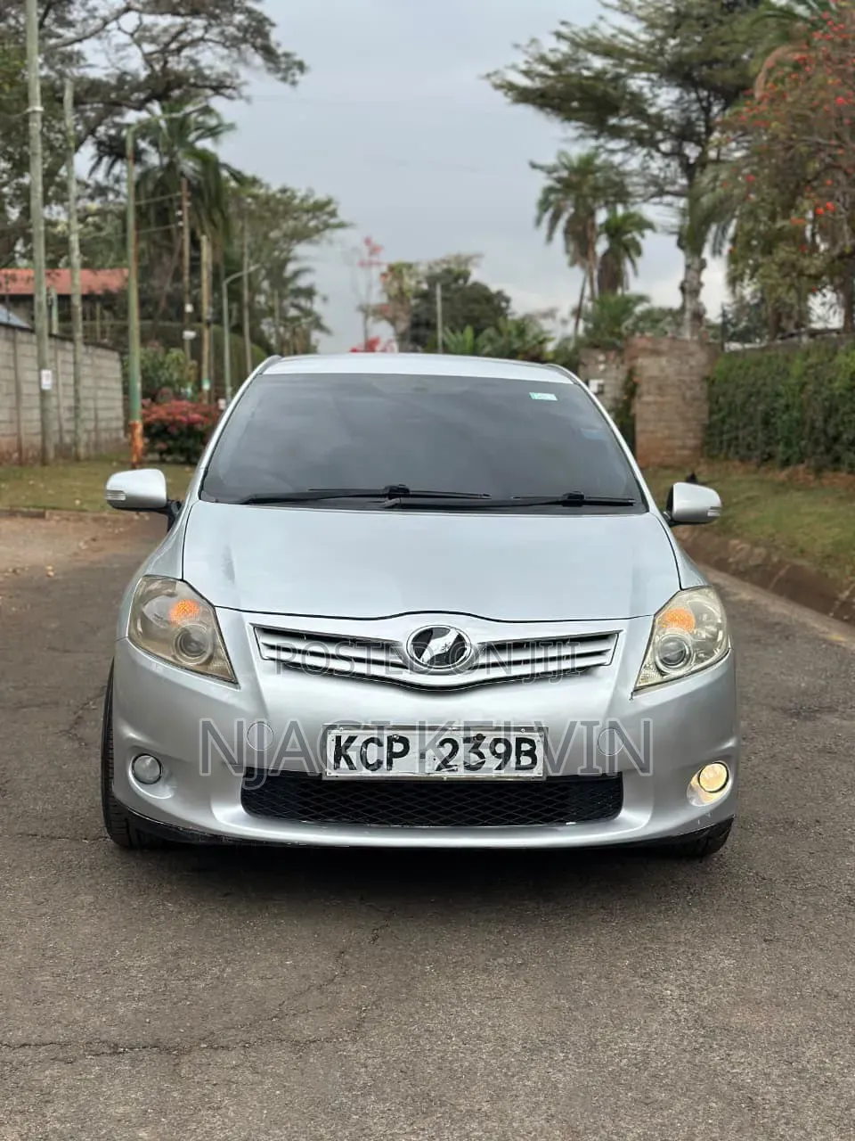 Toyota Auris 2010 Silver