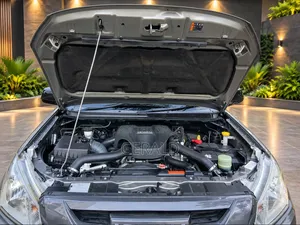 Isuzu D-MAX 2022 Gray
