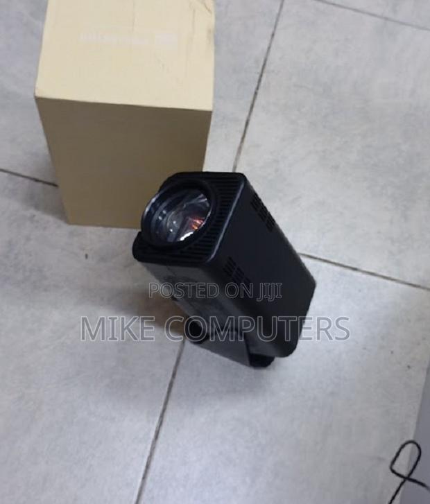 Heavy Duty Hy320 Wifi Android Projector With Inbuilt Speaker