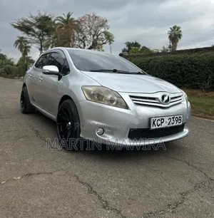 Toyota Auris 2010 Silver