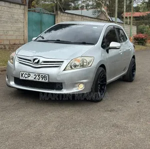 Toyota Auris 2010 Silver