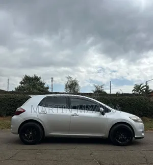 Toyota Auris 2010 Silver