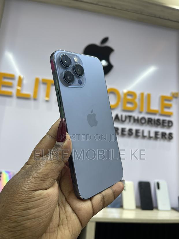 Apple iPhone 13 Pro Max 256 GB Blue - main view