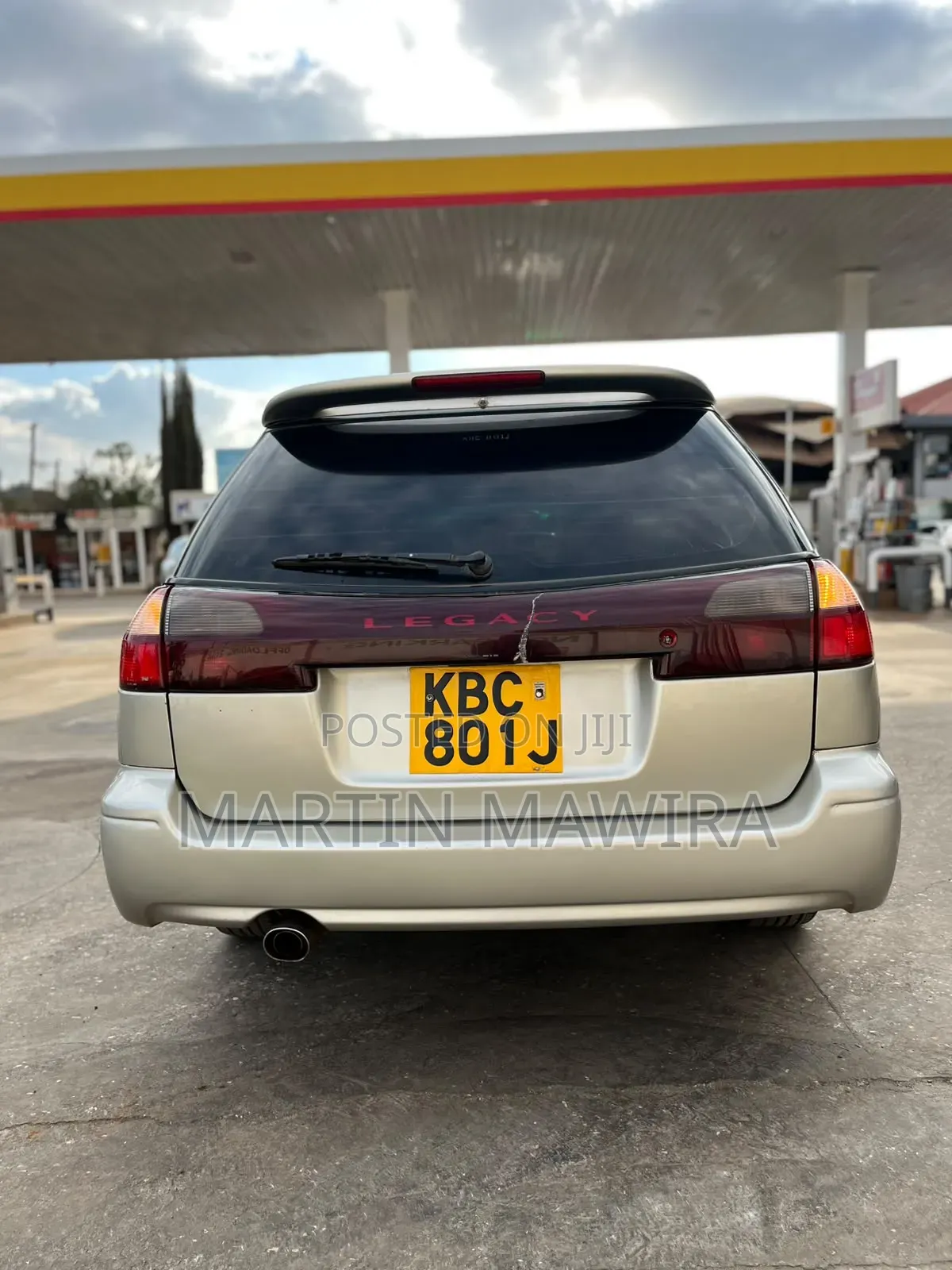 Subaru Legacy 2001 Gold