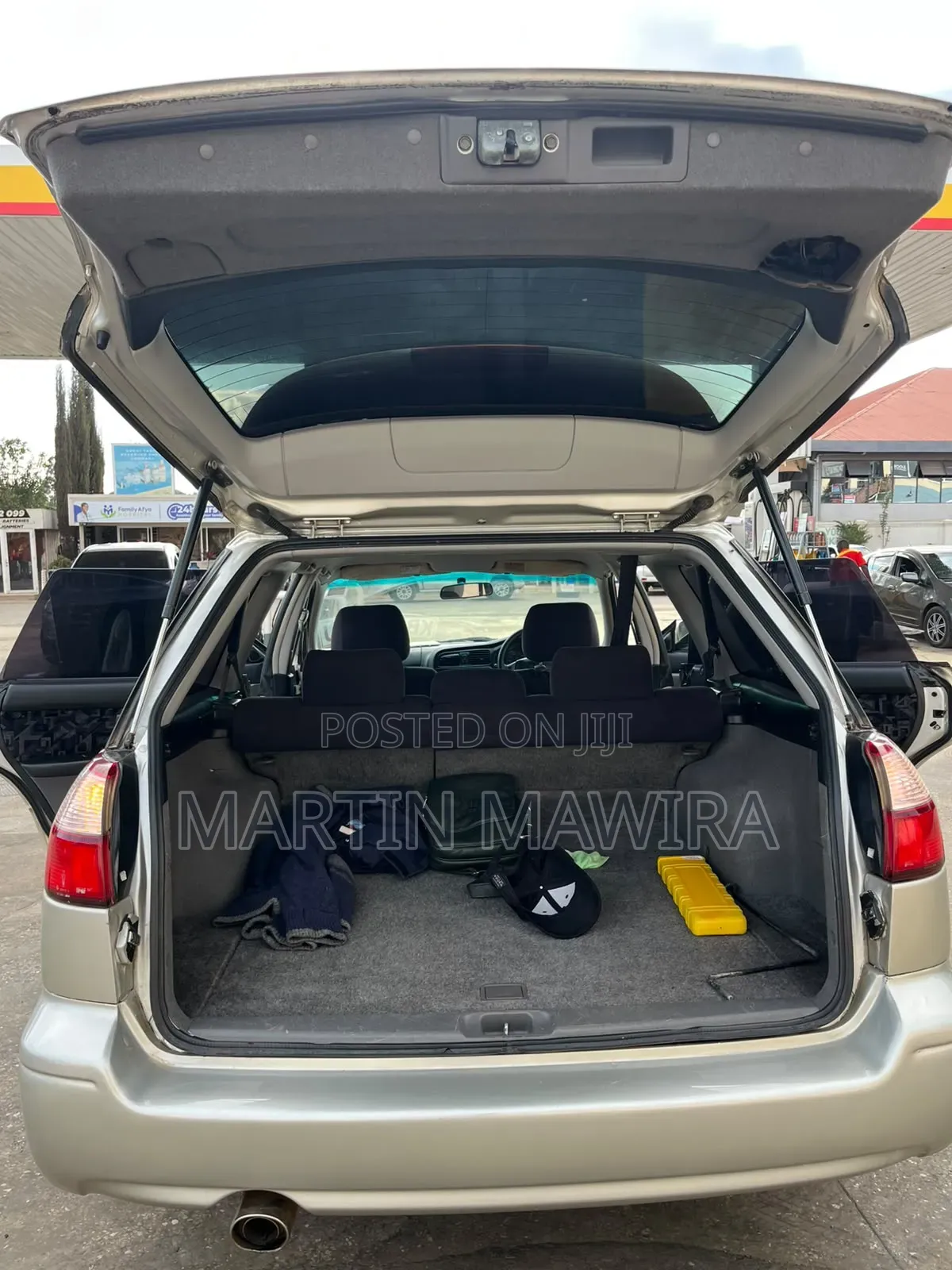 Subaru Legacy 2001 Gold
