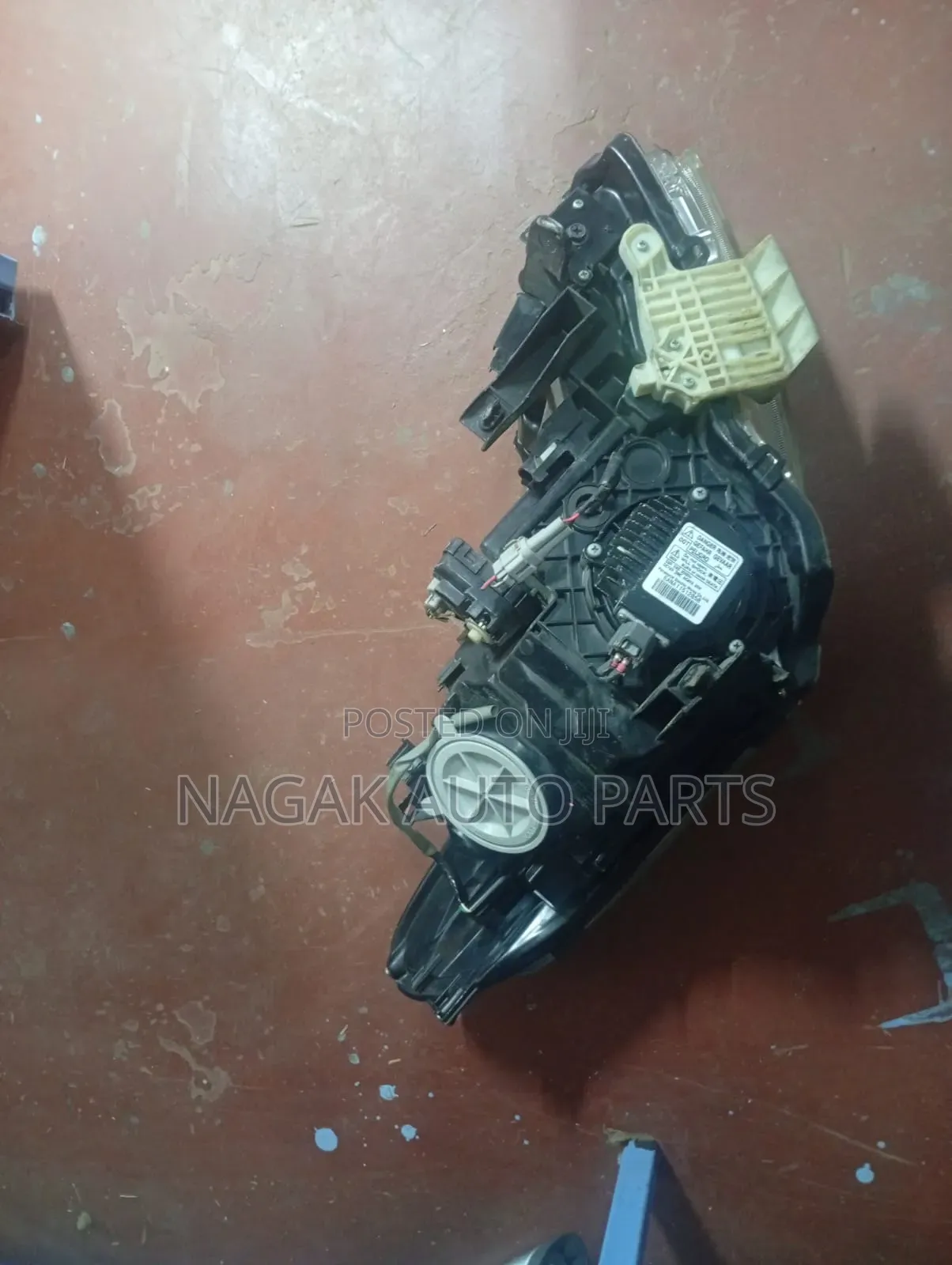 Nissan Skyline 2010 Headlight