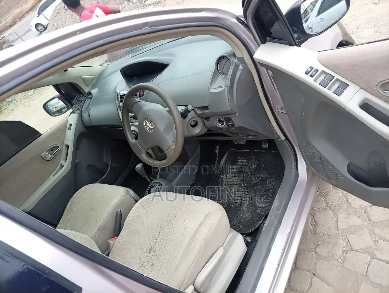 Toyota Vitz 2008 Gold