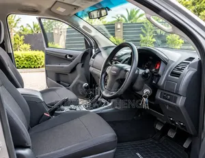 Isuzu D-MAX 2023 Silver