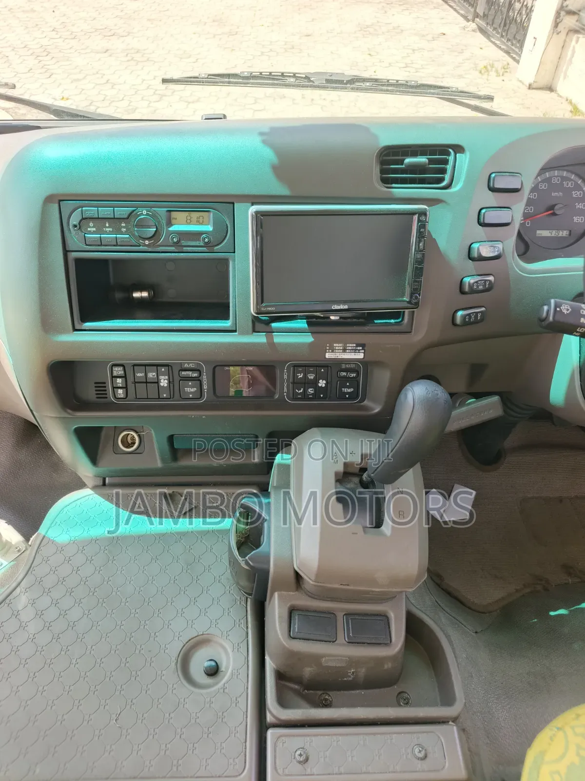 Mitsubishi Fuso Rosa 2020 Pink