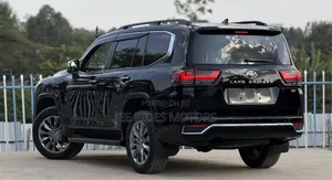 Toyota Land Cruiser Prado 2.8 2023 Black