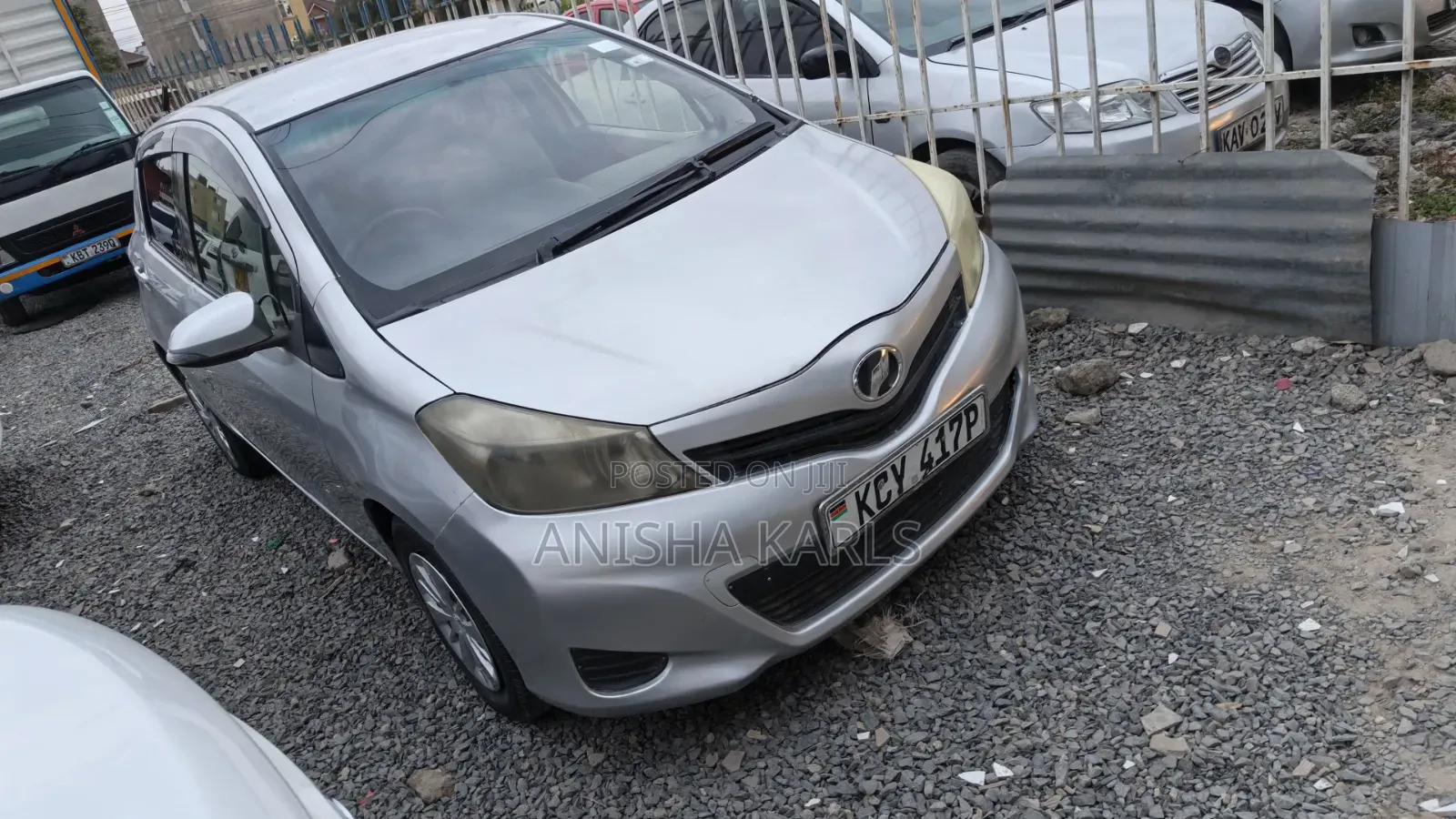 Toyota Vitz 2013 Silver