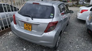 Toyota Vitz 2013 Silver