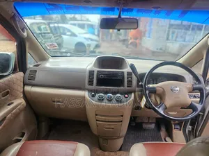 Nissan Serena 2005 Silver