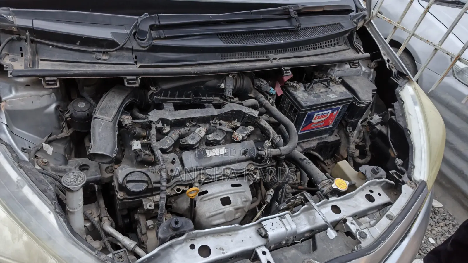 Toyota Vitz 2013 Silver