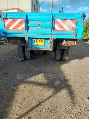 Operating Isuzu FTR 1986 Blue