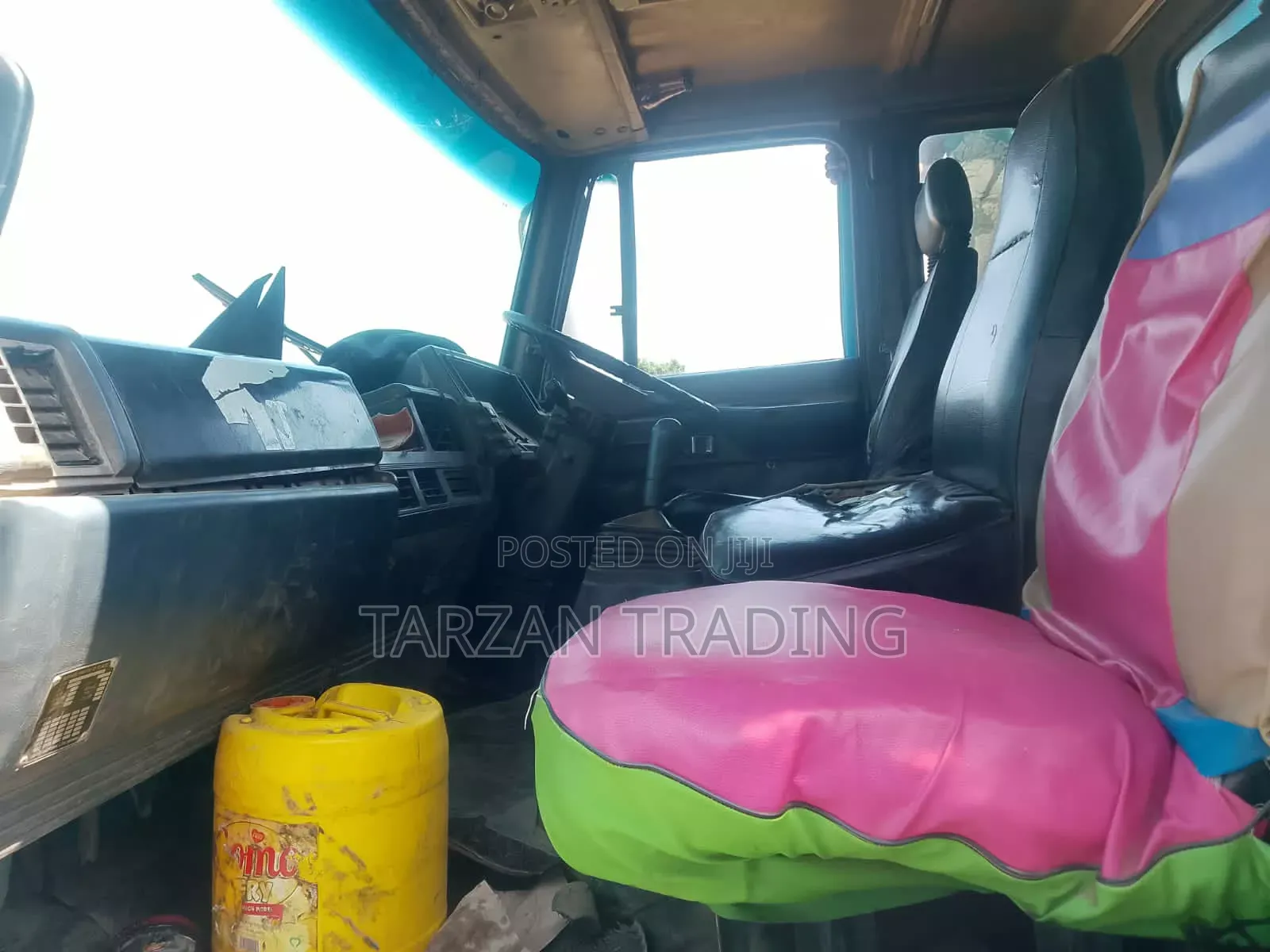 Operating Isuzu FTR 1986 Blue