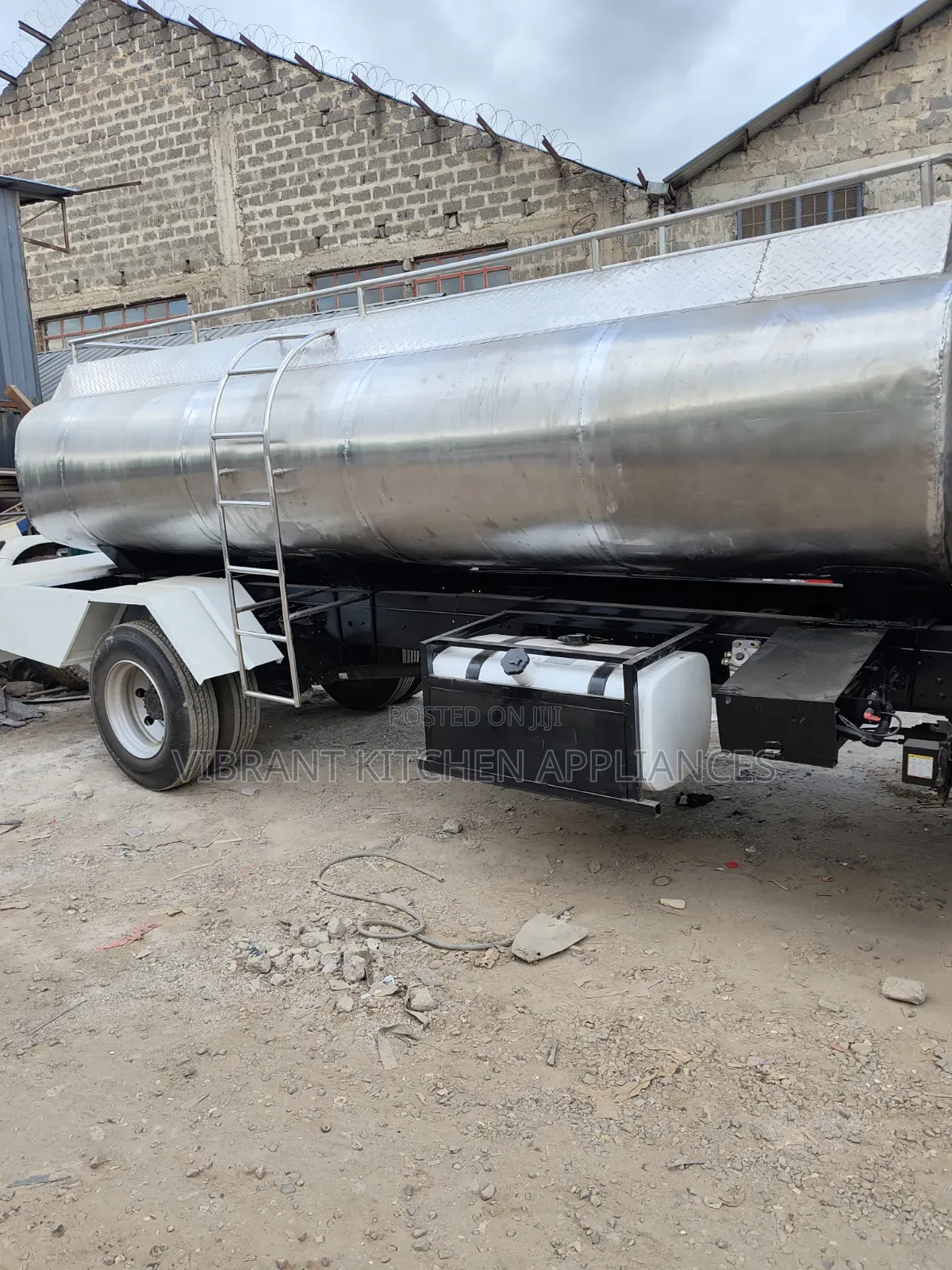 10,000-Litre Stainless Steel Commercial Water Tank