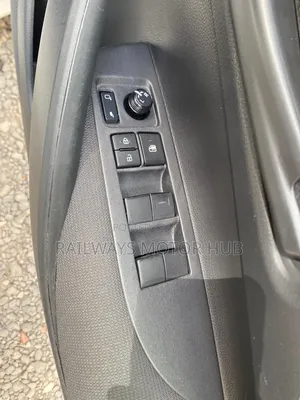 Toyota Corolla Touring 2019 White