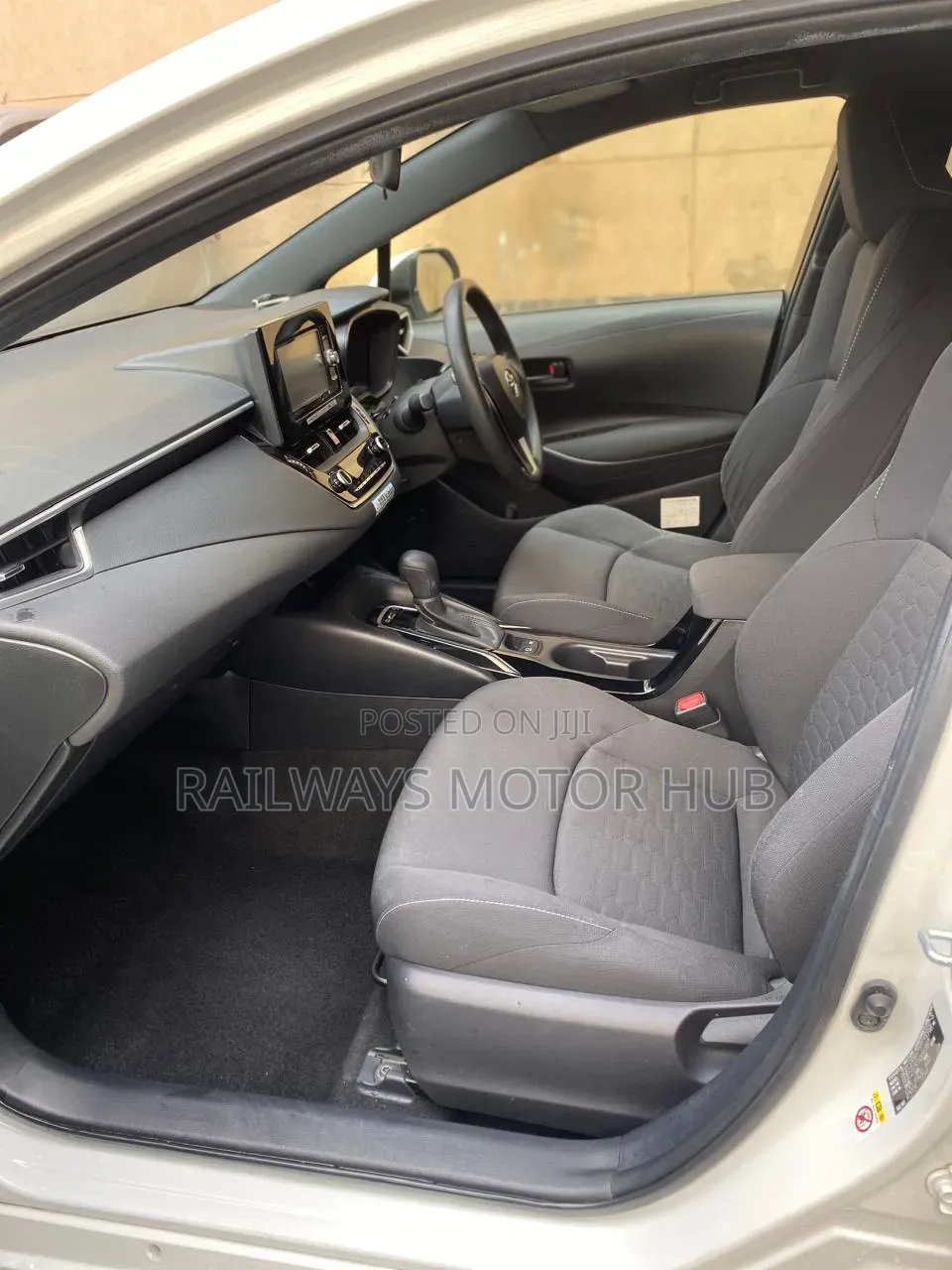 Toyota Corolla Touring 2019 White