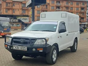 Toyota Hilux 2.5 Cab 2005 White