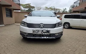 Volkswagen Passat 2011 White
