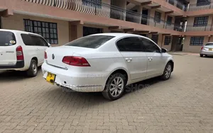 Volkswagen Passat 2011 White