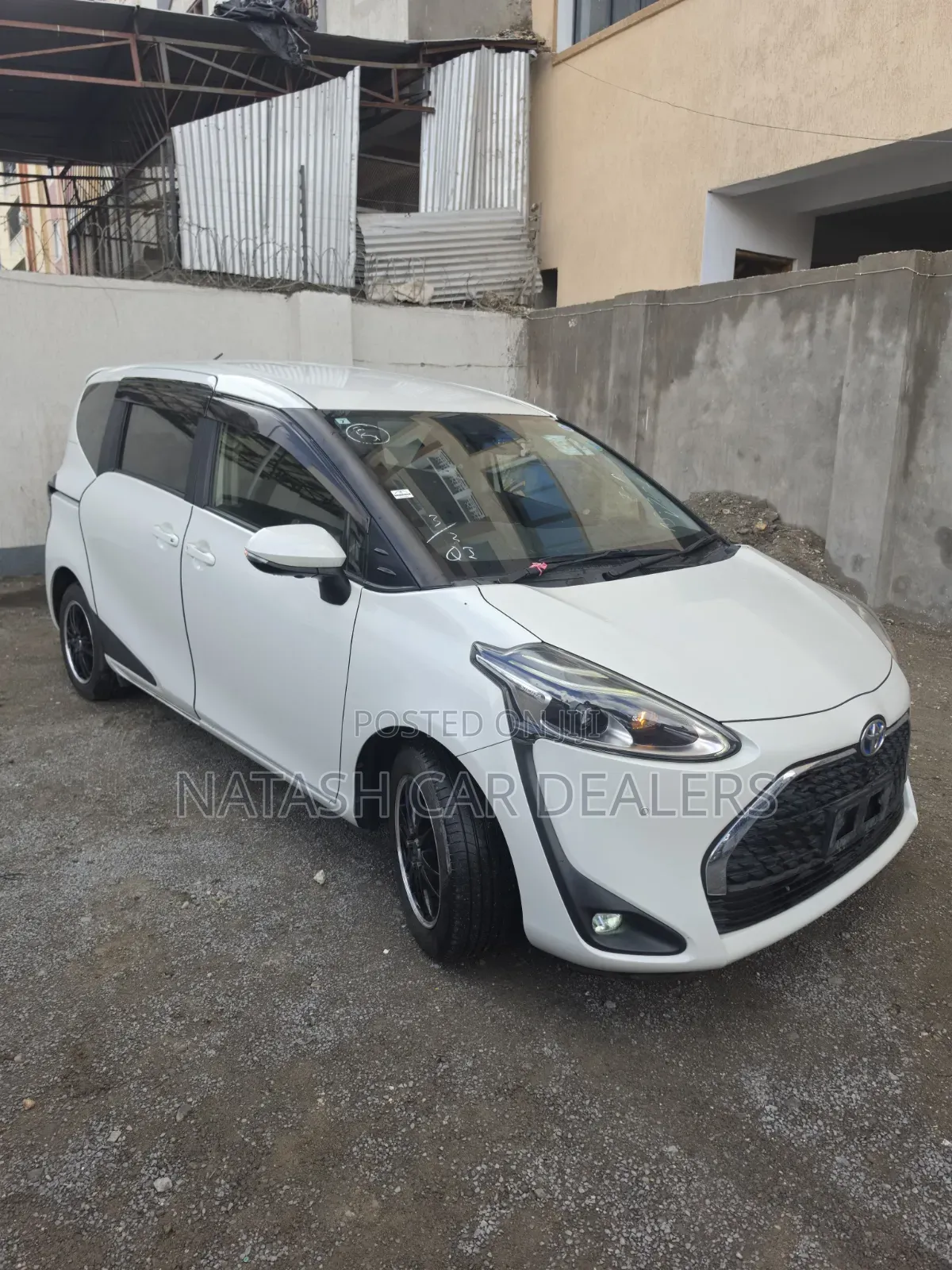 Toyota Sienta 1.5 Hybrid FWD (6-seater) 2019 White
