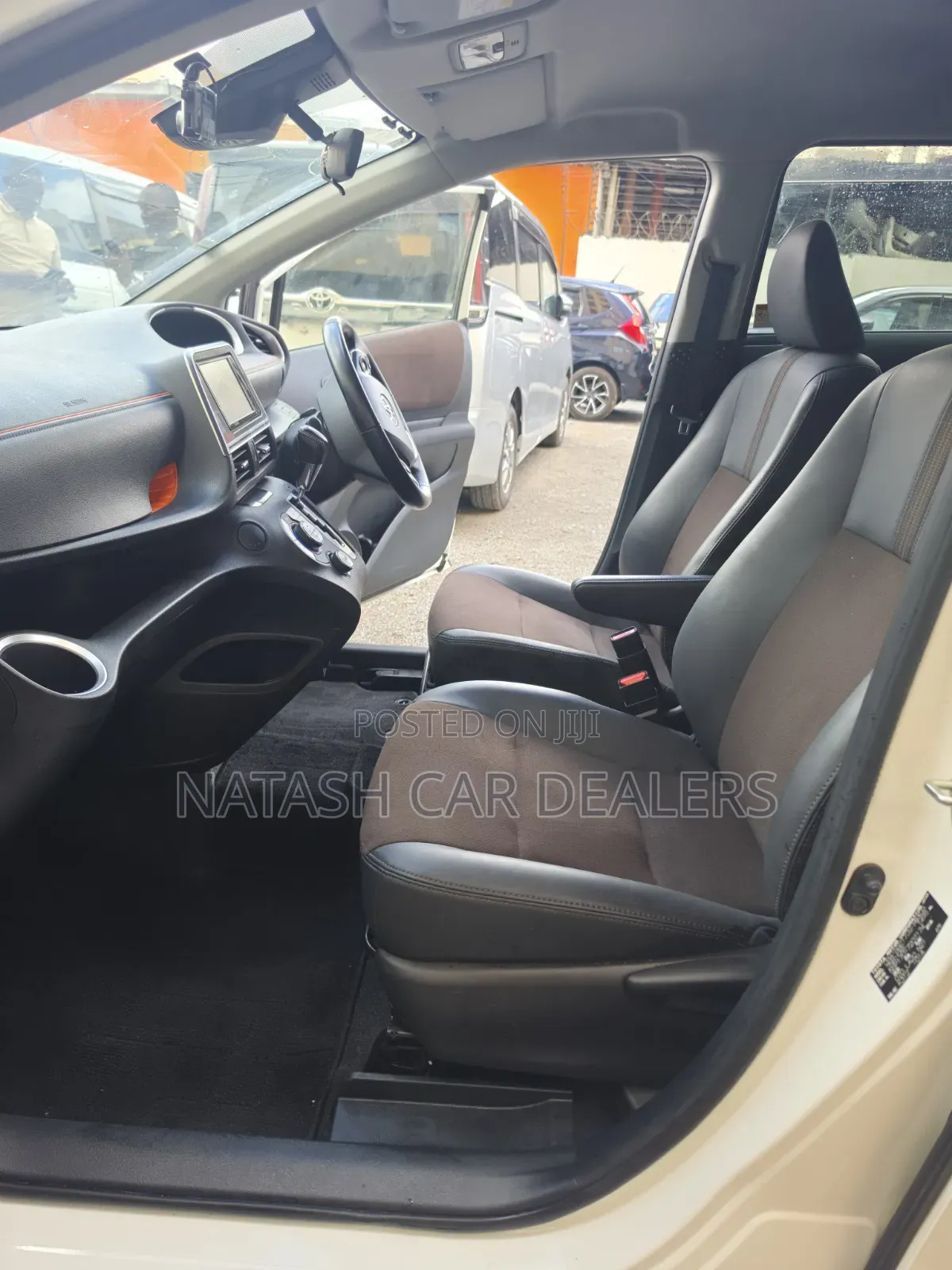 Toyota Sienta 1.5 Hybrid FWD (6-seater) 2019 White