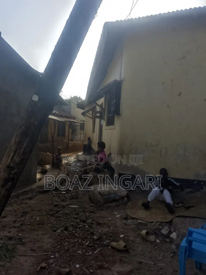 6bdrm House in Shanzu Bush-Bar Area for sale