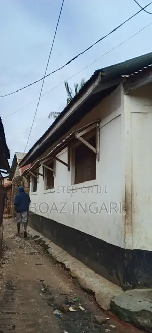 6bdrm House in Shanzu Bush-Bar Area for sale