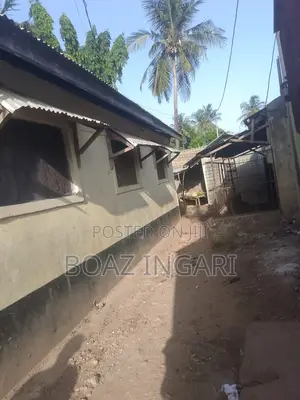 6bdrm House in Shanzu Bush-Bar Area for sale