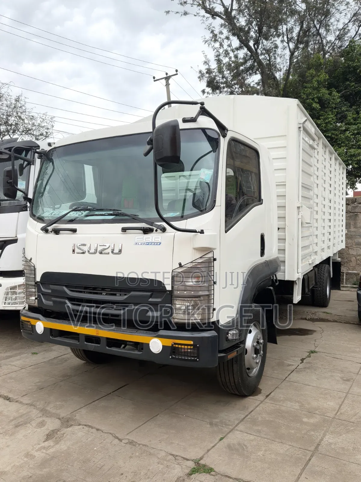 Isuzu FRR90 2022 White