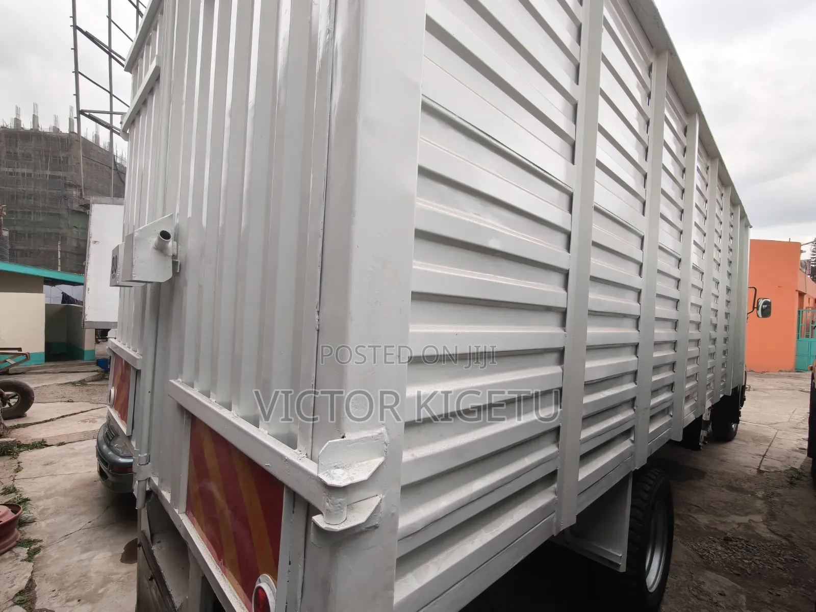 Isuzu FRR90 2022 White