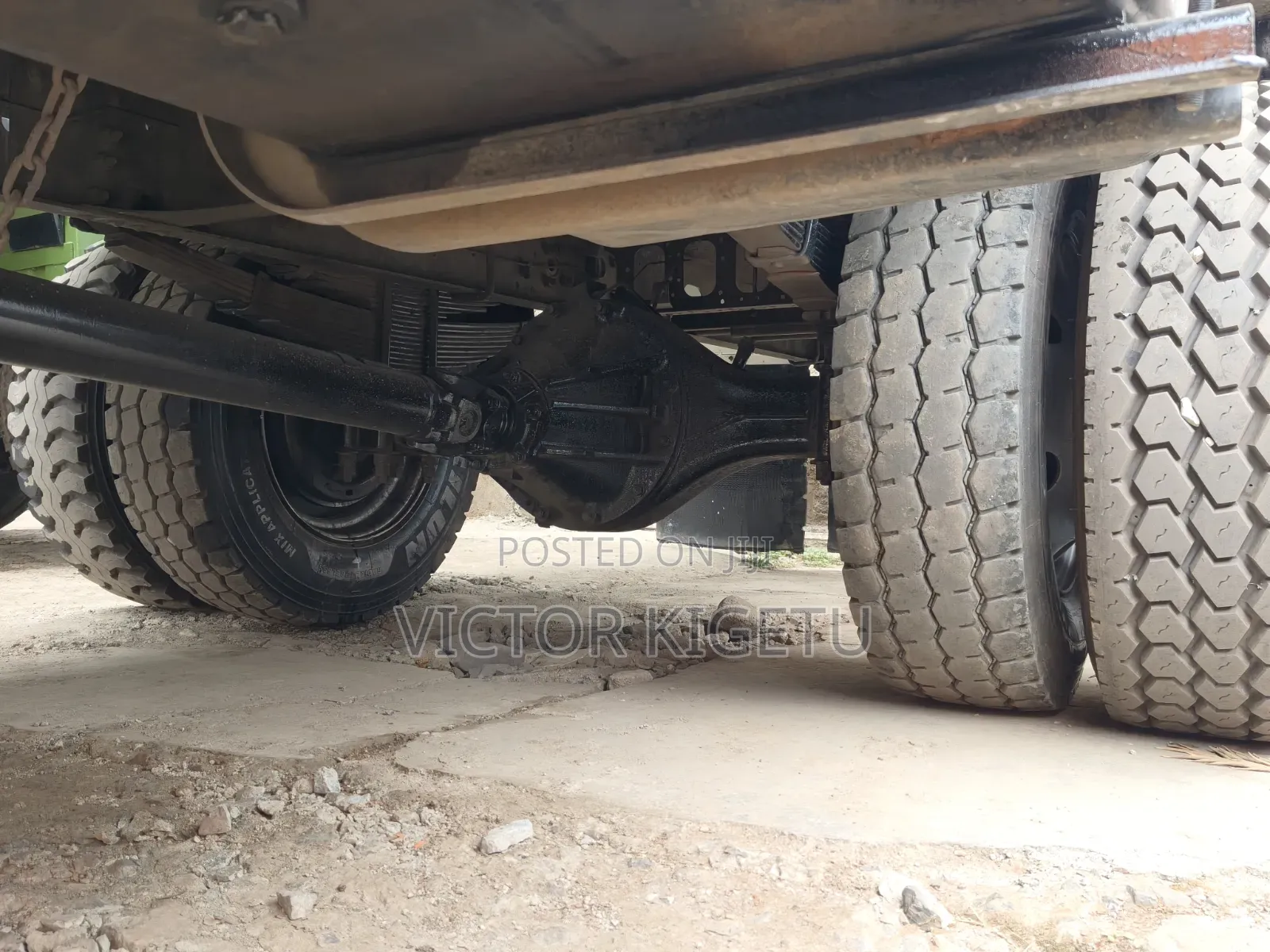 Isuzu FRR90 2022 White