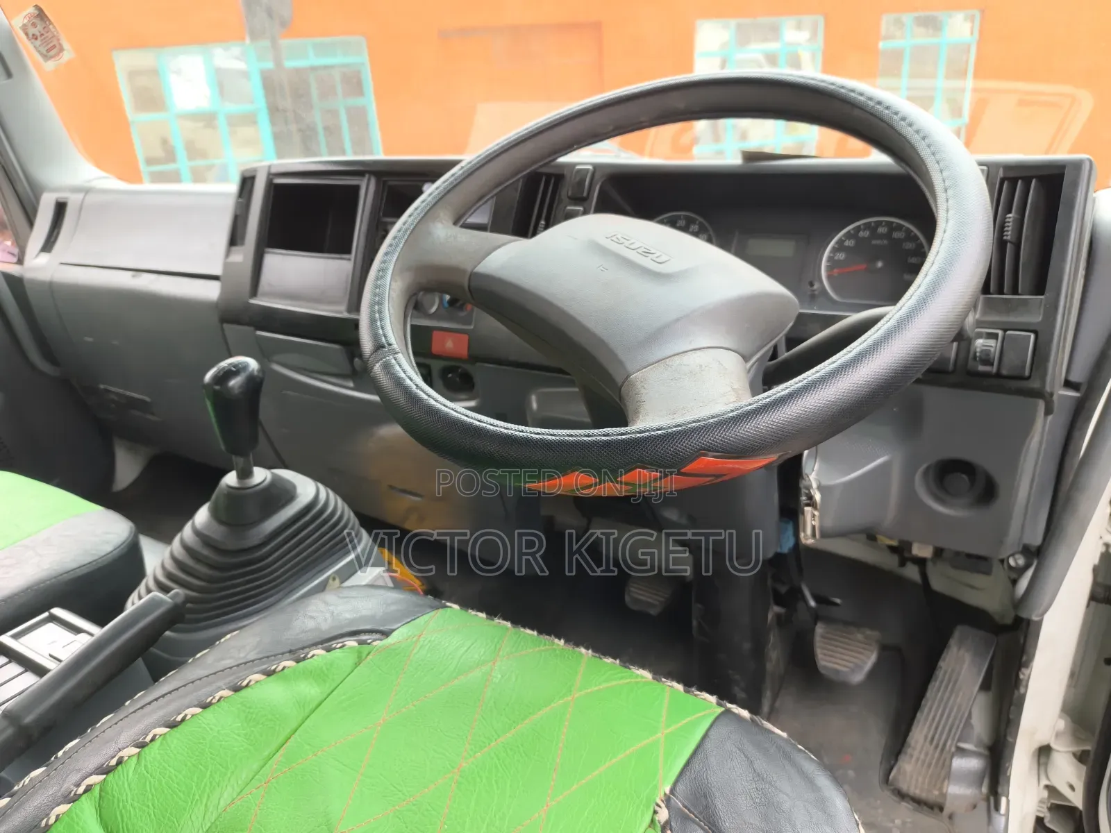 Isuzu FRR90 2022 White