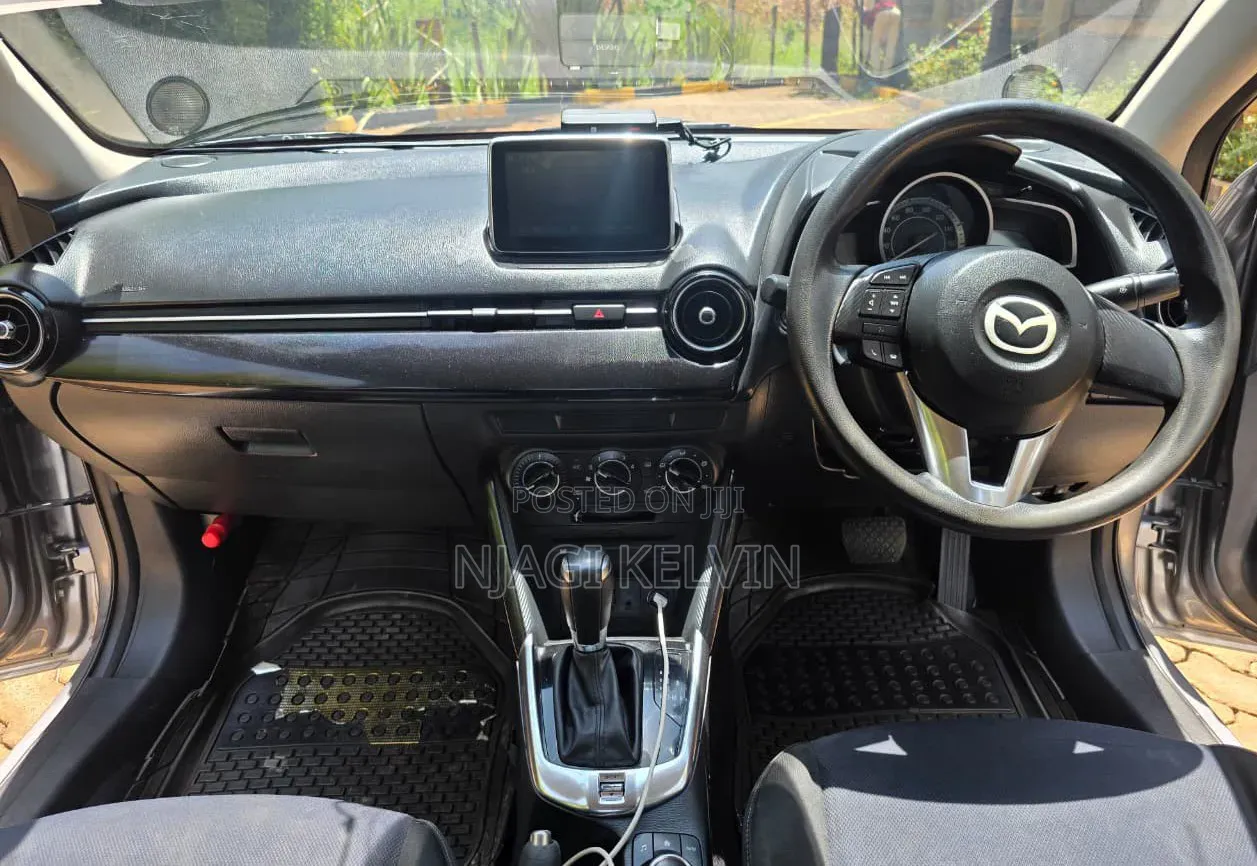 Mazda Demio 2016 Silver