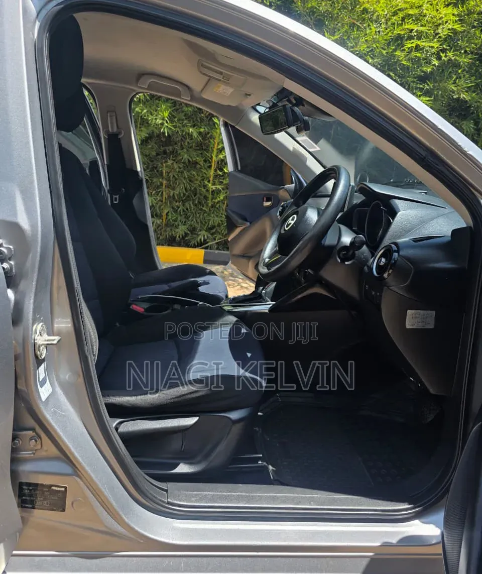 Mazda Demio 2016 Silver