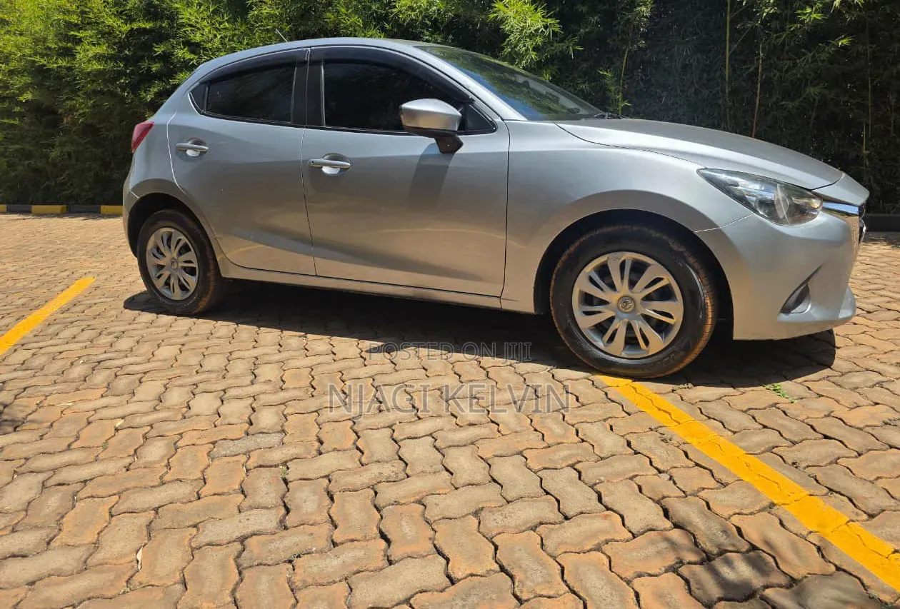 Mazda Demio 2016 Silver